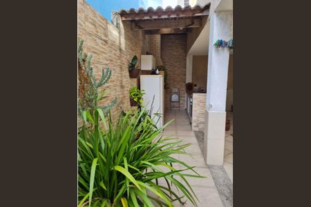 Casa à venda com 3 quartos, 220m² em Vila Valqueire, Rio de Janeiro