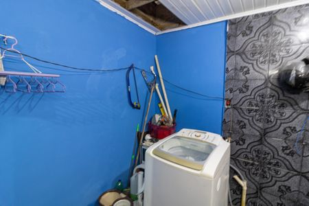 Casa à venda com 200m², 2 quartos e 6 vagasBanheiro