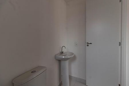 Banheiro da Suíte de apartamento para alugar com 1 quarto, 25m² em Parque Industrial Tomas Edson, São Paulo