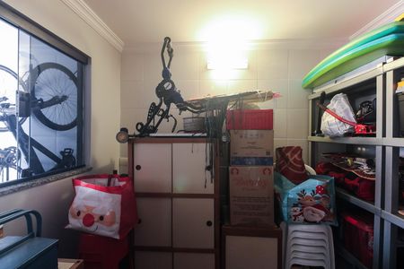 Casa à venda com 170m², 3 quartos e 2 vagas Casa à venda com 170m², 3 quartos e 2 vagasÁrea de Serviço - Quarto de Serviço
