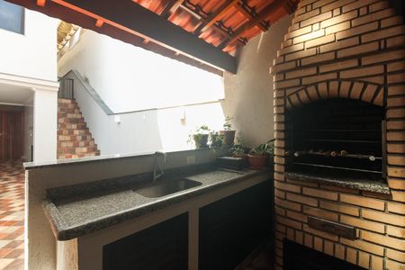 Casa à venda com 170m², 3 quartos e 2 vagas Casa à venda com 170m², 3 quartos e 2 vagasQuintal e Churrasqueira