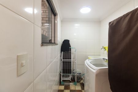Casa à venda com 170m², 3 quartos e 2 vagas Casa à venda com 170m², 3 quartos e 2 vagasÁrea de Serviço