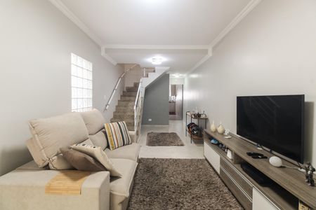 Casa à venda com 170m², 3 quartos e 2 vagas Casa à venda com 170m², 3 quartos e 2 vagasSala