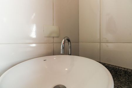 Casa à venda com 170m², 3 quartos e 2 vagas Casa à venda com 170m², 3 quartos e 2 vagasQuintal e Churrasqueira - Lavabo
