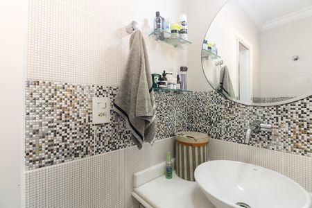 Casa à venda com 170m², 3 quartos e 2 vagas Casa à venda com 170m², 3 quartos e 2 vagasBanheiro Suíte