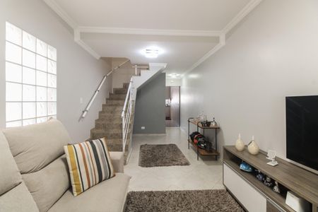 Casa à venda com 170m², 3 quartos e 2 vagas Casa à venda com 170m², 3 quartos e 2 vagasSala
