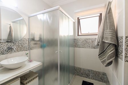 Casa à venda com 170m², 3 quartos e 2 vagas Casa à venda com 170m², 3 quartos e 2 vagasBanheiro Suíte