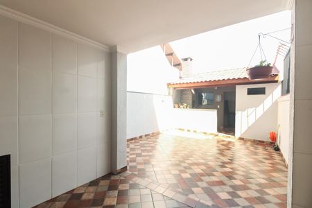 Casa à venda com 170m², 3 quartos e 2 vagas Casa à venda com 170m², 3 quartos e 2 vagasQuintal