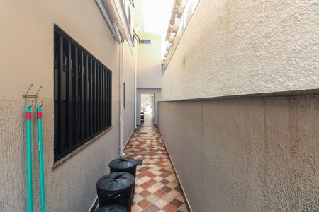 Casa à venda com 170m², 3 quartos e 2 vagas Casa à venda com 170m², 3 quartos e 2 vagasCorredor Lateral