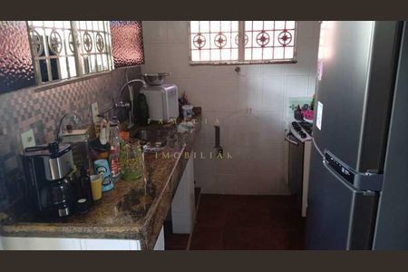 Casa à venda com 5 quartos, 250m² em Vila Valqueire, Rio de Janeiro