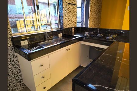 Casa à venda com 375m², 4 quartos e 3 vagasCozinha