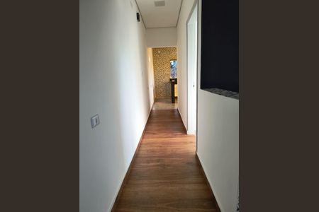 Casa à venda com 375m², 4 quartos e 3 vagasCorredor