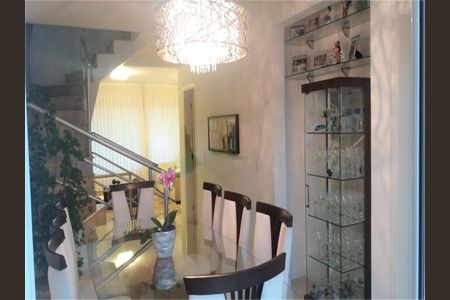 Casa à venda com 4 quartos, 206m² em Cidade Dutra, São Paulo