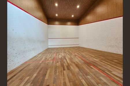 Apartamento à venda com 105m², 2 quartos e 2 vagasSquash