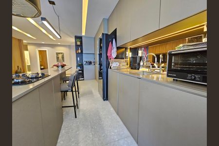 Apartamento à venda com 105m², 2 quartos e 2 vagasCozinha