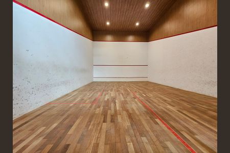 Apartamento à venda com 105m², 2 quartos e 2 vagasSquash