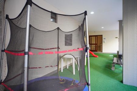 Apartamento à venda com 42m², 2 quartos e sem vagaÁrea comum - Playground