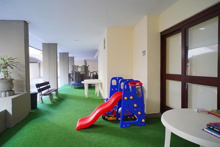 Apartamento à venda com 42m², 2 quartos e sem vagaÁrea comum - Playground