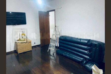 Casa à venda com 4 quartos, 319m² em Vila Valqueire, Rio de Janeiro