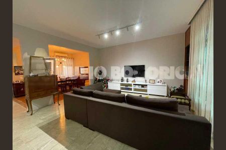 Casa à venda com 6 quartos, 412m² em Vila Valqueire, Rio de Janeiro