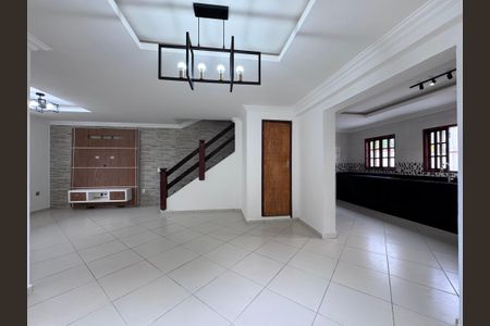 Sala de casa para alugar com 4 quartos, 200m² em Vargem Grande, Rio de Janeiro