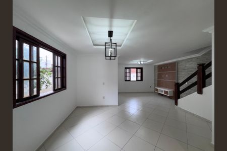 Sala de casa para alugar com 4 quartos, 200m² em Vargem Grande, Rio de Janeiro
