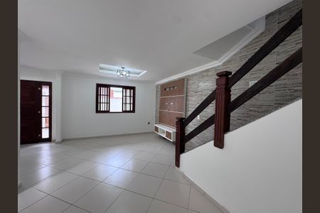 Casa para alugar com 200m², 4 quartos e 3 vagasSala