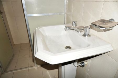 Casa à venda com 250m², 6 quartos e 5 vagasSuíte - Banheiro (Barracão)
