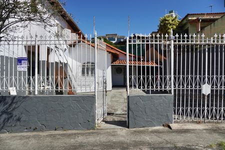 Casa à venda com 250m², 6 quartos e 5 vagasFachada 