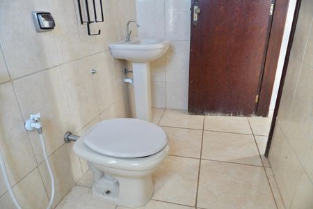 Casa à venda com 250m², 6 quartos e 5 vagasSuíte - Banheiro (Apartamento)