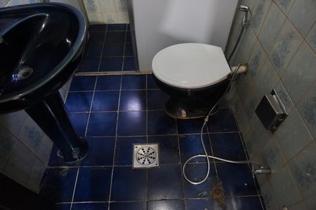 Casa à venda com 250m², 6 quartos e 5 vagasBanheiro Social (Casa)