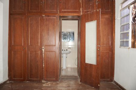 Casa à venda com 250m², 6 quartos e 5 vagasSuíte (Barracão)