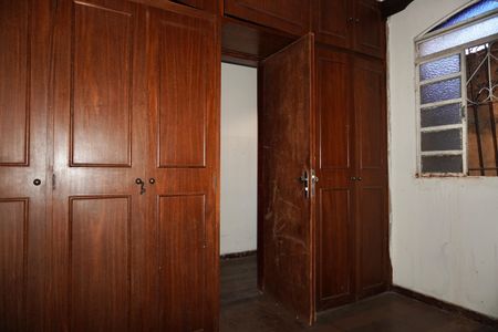 Casa à venda com 250m², 6 quartos e 5 vagasQuarto (Barracão)