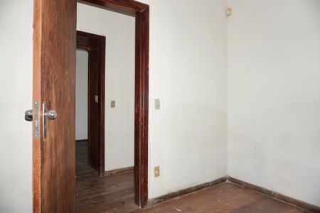 Casa à venda com 250m², 6 quartos e 5 vagasSuíte (Barracão)