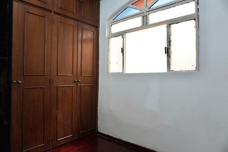 Casa à venda com 250m², 6 quartos e 5 vagasQuarto 2 (Casa)