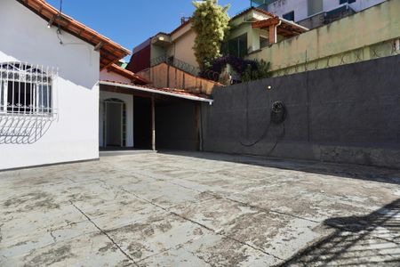 Casa à venda com 250m², 6 quartos e 5 vagasGaragem 