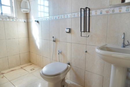 Casa à venda com 250m², 6 quartos e 5 vagasSuíte - Banheiro (Apartamento)