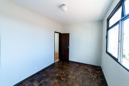 Sala de apartamento à venda com 3 quartos, 70m² em Floresta, Belo Horizonte