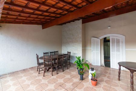 Casa à venda com 206m², 4 quartos e 2 vagasvaranda