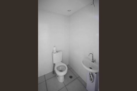 Apartamento para alugar com 28m², 1 quarto e sem vaga Apartamento para alugar com 28m², 1 quarto e sem vagaBanheiro social
