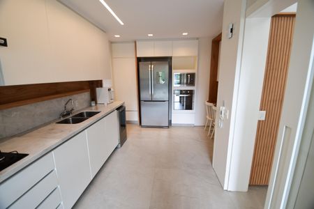 Apartamento para alugar com 188m², 3 quartos e 3 vagasCozinha