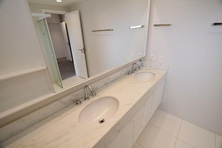 Apartamento para alugar com 188m², 3 quartos e 3 vagasBanheiro Suíte