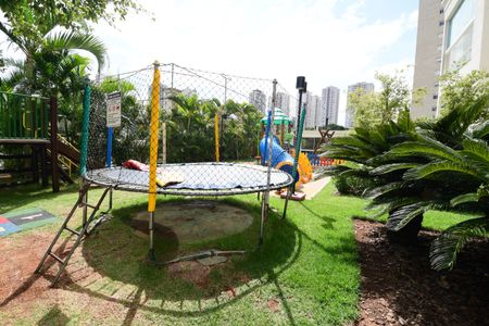 Apartamento para alugar com 188m², 3 quartos e 3 vagasÁrea comum - Playground