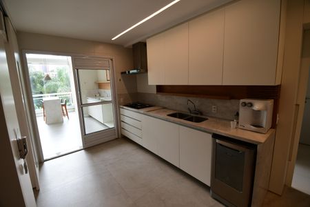 Apartamento para alugar com 188m², 3 quartos e 3 vagasCozinha