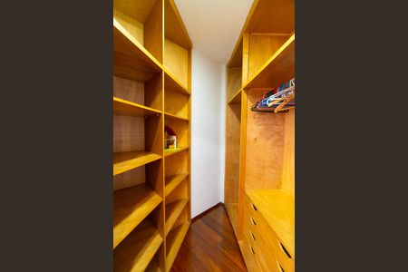 Apartamento para alugar com 73m², 3 quartos e 2 vagas Apartamento para alugar com 73m², 3 quartos e 2 vagasCloset da Suite
