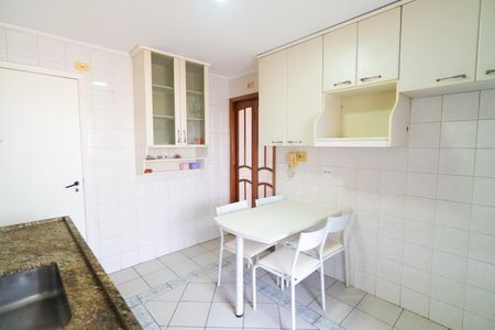 Apartamento para alugar com 73m², 3 quartos e 2 vagas Apartamento para alugar com 73m², 3 quartos e 2 vagasCozinha