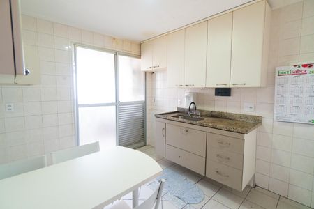 Cozinha de apartamento para alugar com 3 quartos, 73m² em Chácara Inglesa, São Paulo