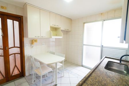 Apartamento para alugar com 73m², 3 quartos e 2 vagas Apartamento para alugar com 73m², 3 quartos e 2 vagasCozinha