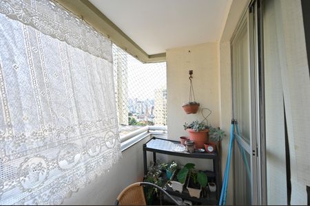 Apartamento para alugar com 73m², 3 quartos e 2 vagasVaranda