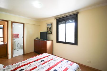 Suíte   de apartamento à venda com 3 quartos, 105m² em Indianópolis, São Paulo